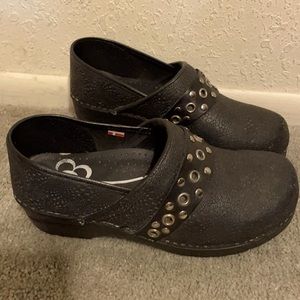 Sanita clogs/nurse shoes